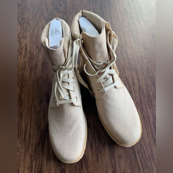 Timberland Light Tan canvas High-Top Boots - Picture 2 of 13